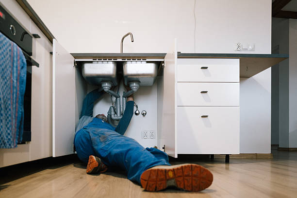 Professional Drain Cleaning technician working in Dewy Rose, GA